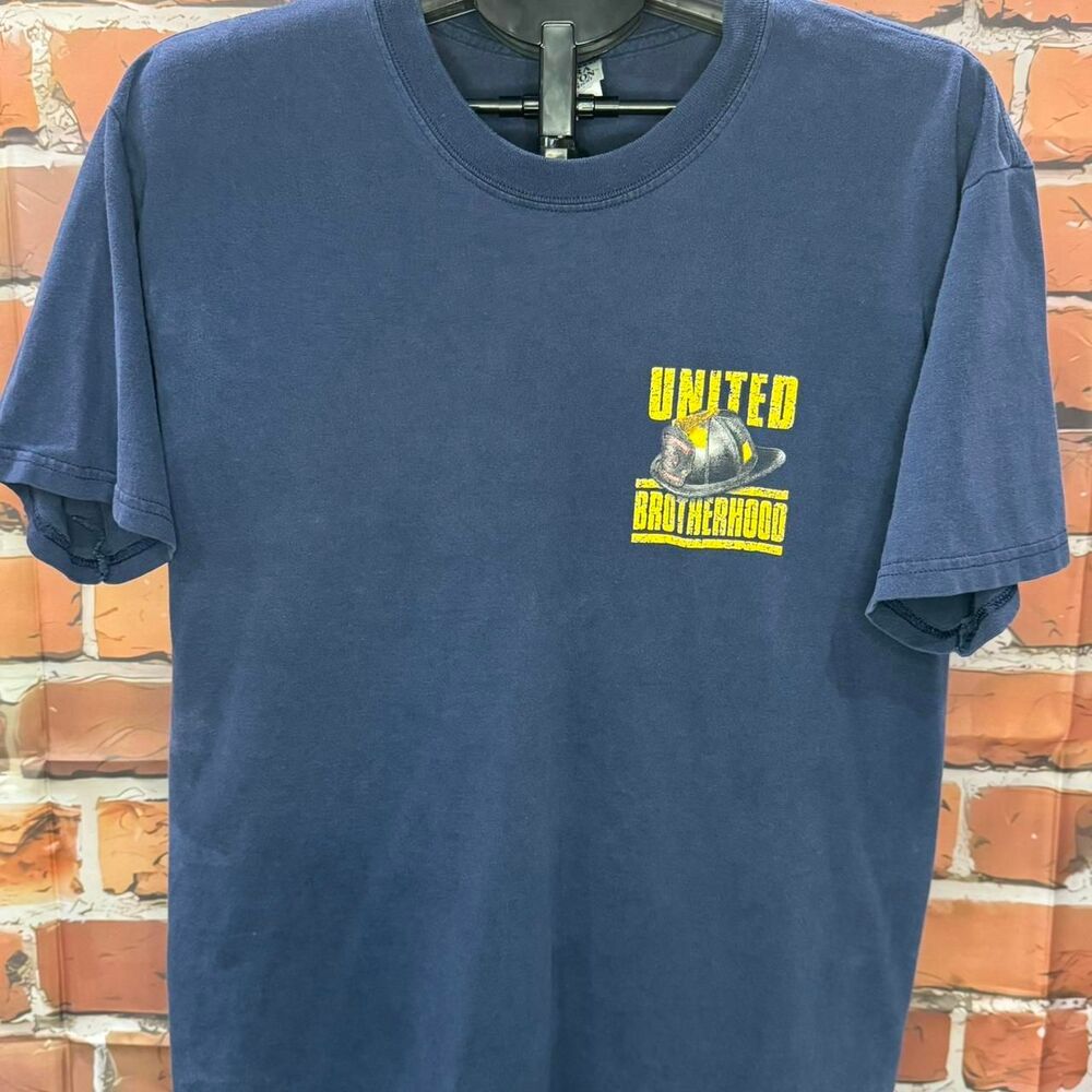 Gildan Men's Navy and Blue T-shirt